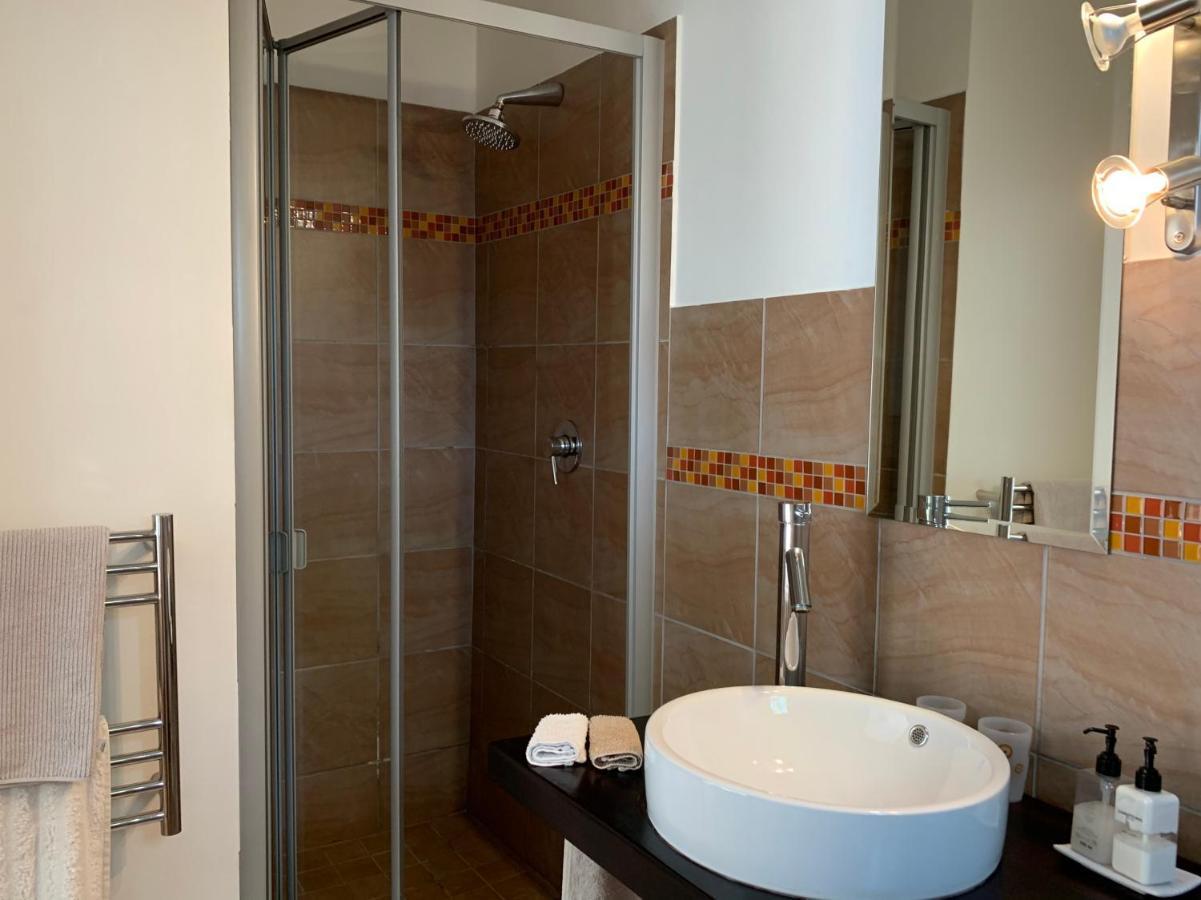 Private Room In Ambiente Guest House Knysna Ngoại thất bức ảnh